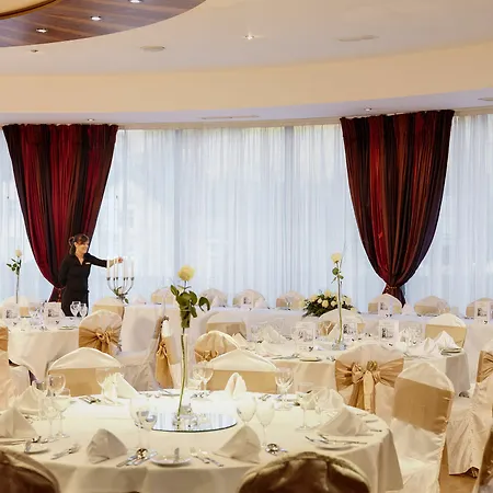 Hotel The Millrace Leisure Club &